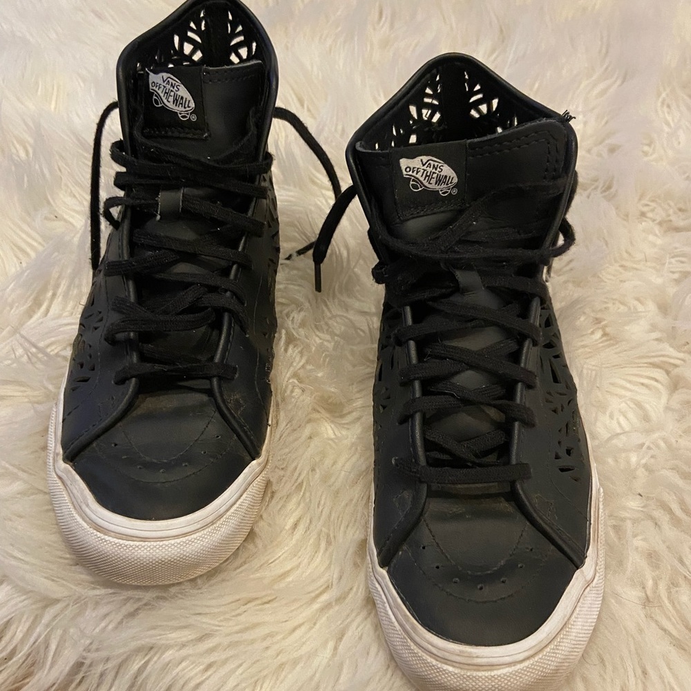 Vans hi top black cut out design sz 8 1/2 / 7 men